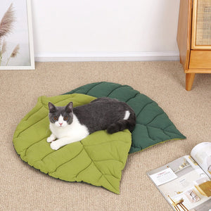 Cat/Dog Leaf Shape Soft Pet Mat